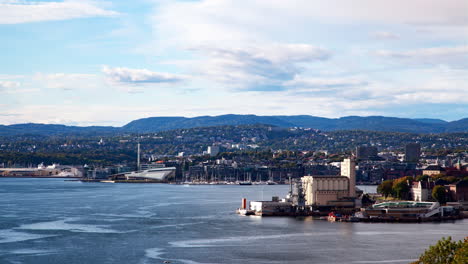 Panorama-Oslo-City-Bay-in-Daytime